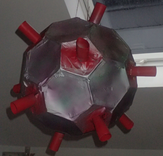 Corona pinata 1